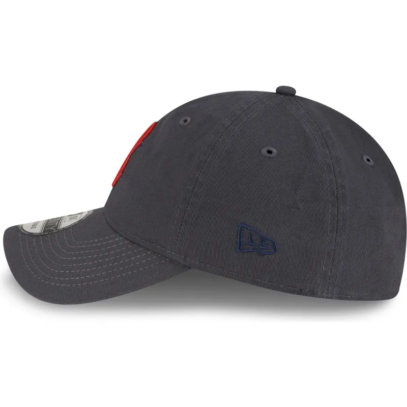 gra-justerbar-curved-kasket-med-rodt-logo-9twenty-core-classic-fra-boston-red-sox-mlb-fra-new-era