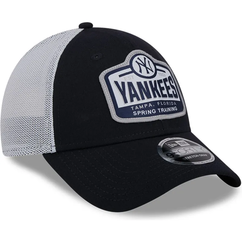 marinebla-og-hvid-9forty-stretch-snap-tab-new-york-yankees-mlb-trucker-cap-fra-new-era