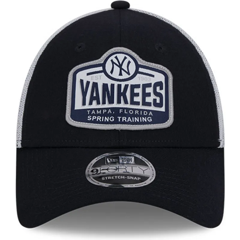 marinebla-og-hvid-9forty-stretch-snap-tab-new-york-yankees-mlb-trucker-cap-fra-new-era