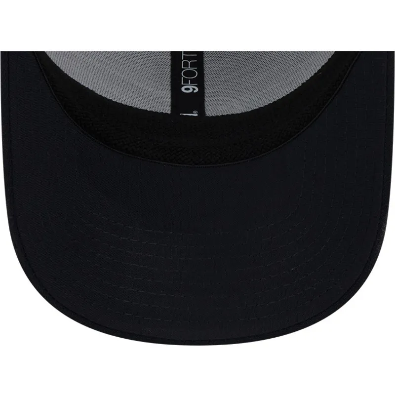 marinebla-og-hvid-9forty-stretch-snap-tab-new-york-yankees-mlb-trucker-cap-fra-new-era