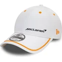 hvid-justerbar-9forty-kasket-med-buet-skygge-og-kontrastkant-fra-mclaren-racing-formula-1-af-new-era