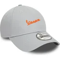 gra-justerbar-buet-kasket-med-orange-logo-9forty-seasonal-colour-fra-vespa-piaggio-af-new-era