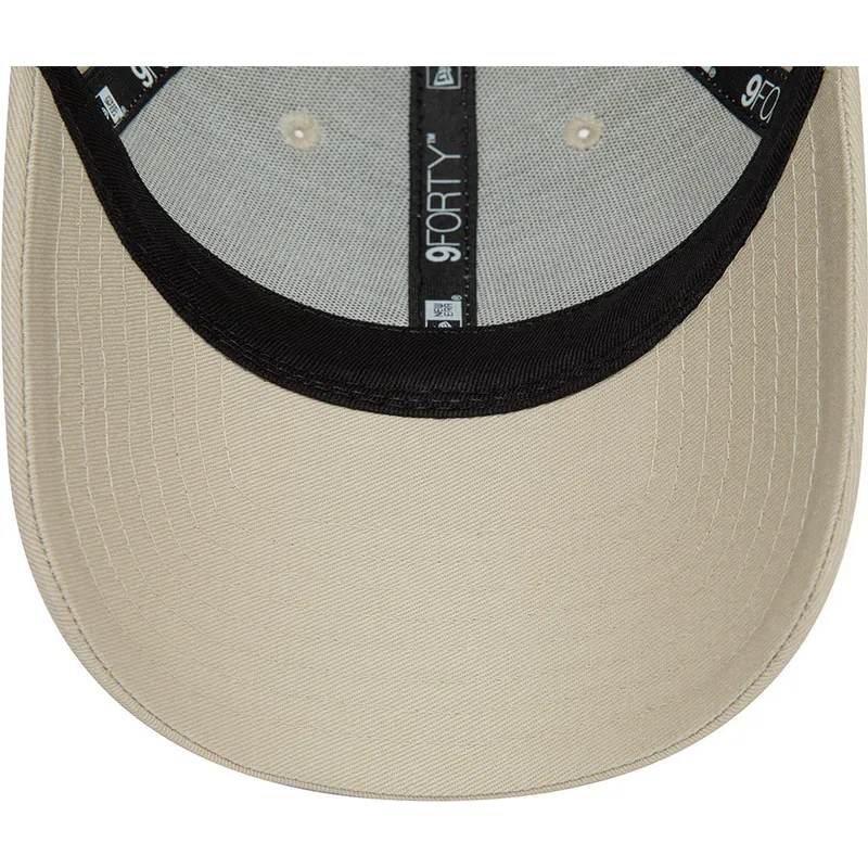 kasketter-buet-beige-justerbar-rem-9forty-seasonal-colour-fra-vespa-piaggio-af-new-era