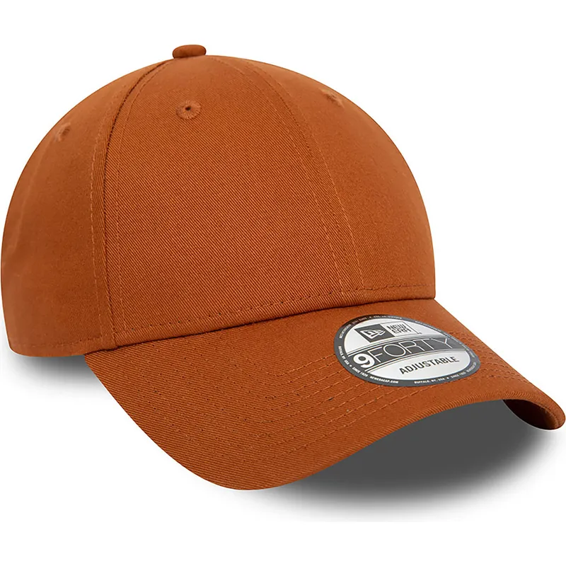 brun-justerbar-9forty-essential-kasket-med-buet-skygge-fra-new-era