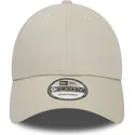 beige-justerbar-9forty-essential-bollehat-fra-new-era