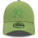 new-era-new-york-yankees-mlb-9forty-league-essential-justerbar-gron-buet-kasket-med-gront-logo