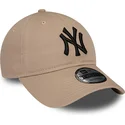 new-era-new-york-yankees-mlb-9twenty-league-essential-brun-justerbar-kasket-med-sort-logo