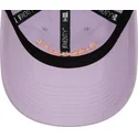 new-era-9twenty-malibu-beach-california-wordmark-justerbar-violet-kvindekasket-med-buet-skygge