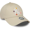 beige-justerbar-kurvet-kasket-til-kvinder-9forty-flower-fra-new-york-yankees-mlb-fra-new-era