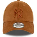 kasketter-buet-brun-justerbar-rem-9forty-cord-fra-new-york-yankees-mlb-af-new-era