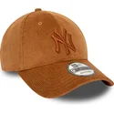 kasketter-buet-brun-justerbar-rem-9forty-cord-fra-new-york-yankees-mlb-af-new-era