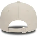 beige-justerbar-bojet-kasket-med-brunt-logo-9twenty-boucle-los-angeles-dodgers-mlb-fra-new-era
