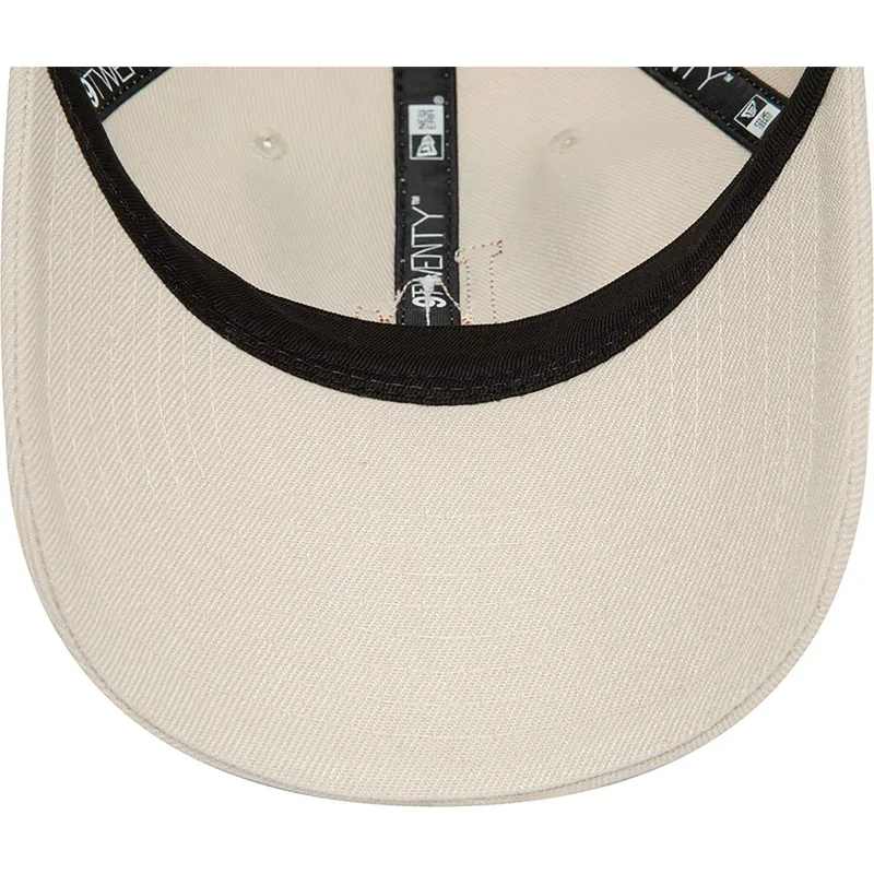 beige-justerbar-bojet-kasket-med-brunt-logo-9twenty-boucle-los-angeles-dodgers-mlb-fra-new-era