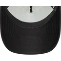hvid-og-sort-a-frame-character-trucker-cap-med-bugs-bunny-og-daffy-duck-looney-tunes-fra-new-era