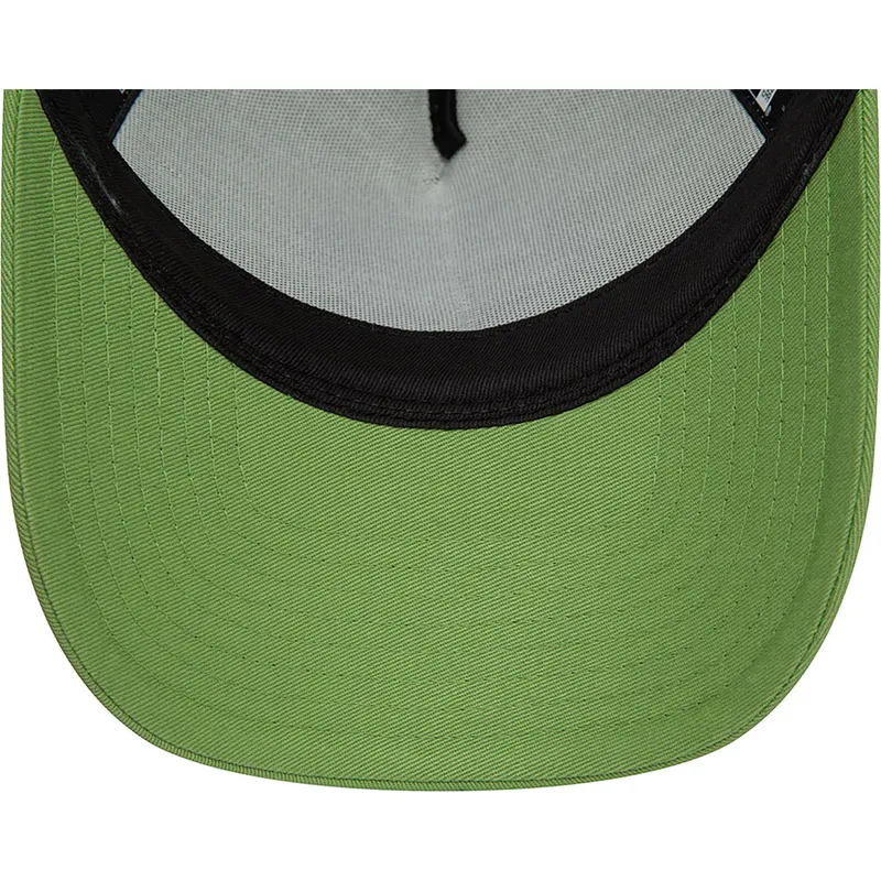 hvid-og-gron-trucker-kasket-a-frame-character-tasmanian-devil-looney-tunes-fra-new-era