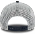 marinebla-og-hvid-trucker-kasket-med-brunt-logo-a-frame-boucle-af-new-york-yankees-mlb-fra-new-era