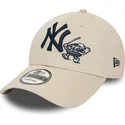 kasketter-buet-beige-justerbar-rem-9forty-food-character-fra-new-york-yankees-mlb-af-new-era