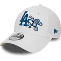 hvid-justerbar-9forty-food-character-kasket-med-buet-skygge-fra-los-angeles-dodgers-mlb-af-new-era