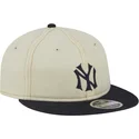 beige-og-marinebla-justerbar-flad-kasket-9fifty-retro-crown-denim-fra-new-york-yankees-mlb-fra-new-era