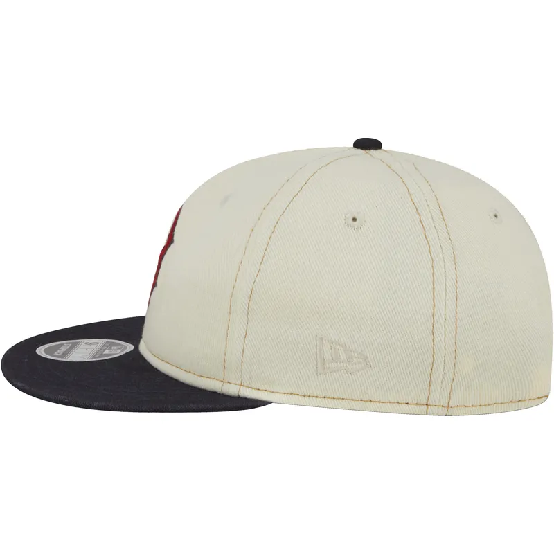 beige-og-marinebla-9fifty-retro-crown-denim-flad-kasket-fra-boston-red-sox-mlb-fra-new-era
