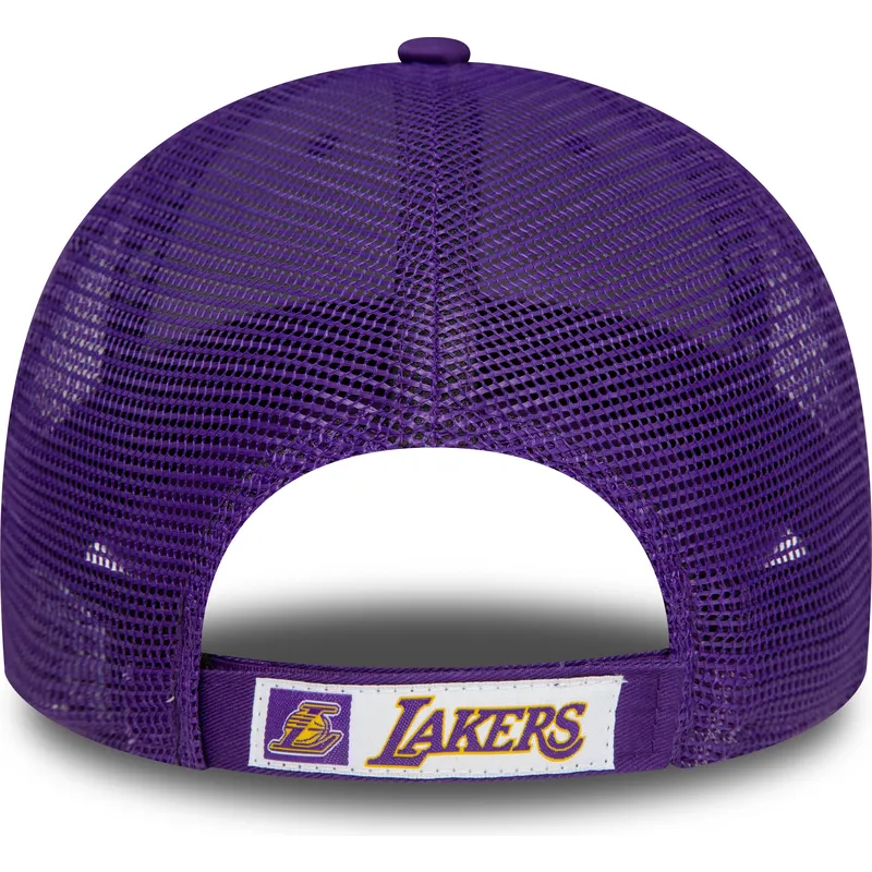 justerbar-violet-kurvet-kasket-9forty-home-field-fra-los-angeles-lakers-nba-fra-new-era