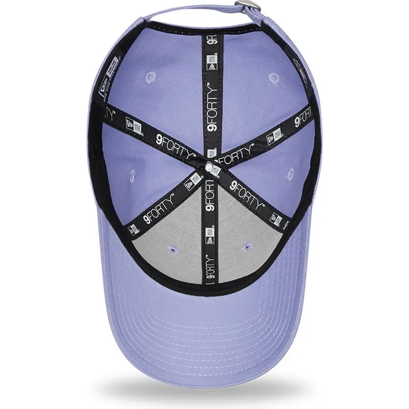 justerbar-violet-buet-kasket-til-kvinder-9forty-league-essential-fra-new-york-yankees-mlb-fra-new-era
