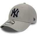 kasketter-buet-gra-justerbar-rem-9forty-diamond-era-essential-fra-new-york-yankees-mlb-af-new-era