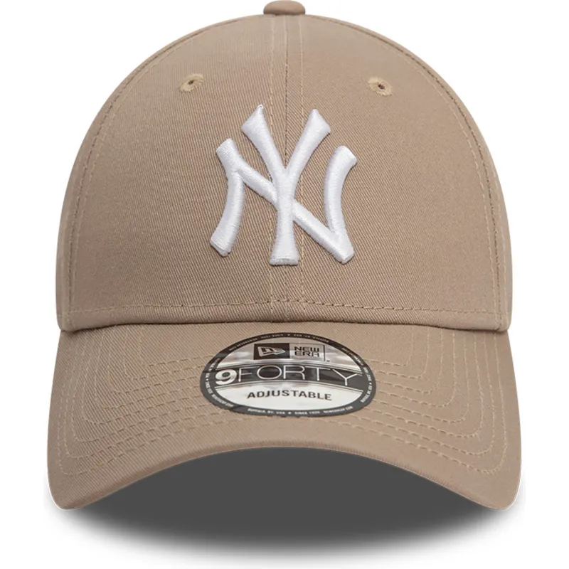 lysebrun-justerbar-kurvet-kasket-9forty-league-essential-fra-new-york-yankees-mlb-fra-new-era