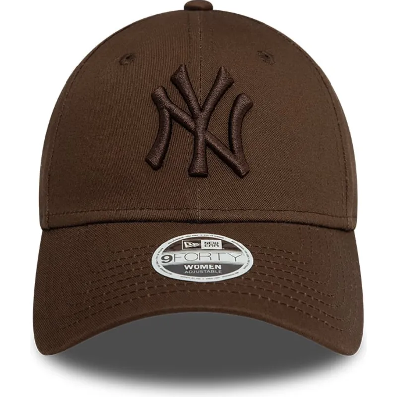 mork-brun-justerbar-buet-kasket-med-mork-brun-logo-til-kvinder-9forty-league-essential-fra-new-york-yankees-mlb-fra-new-era