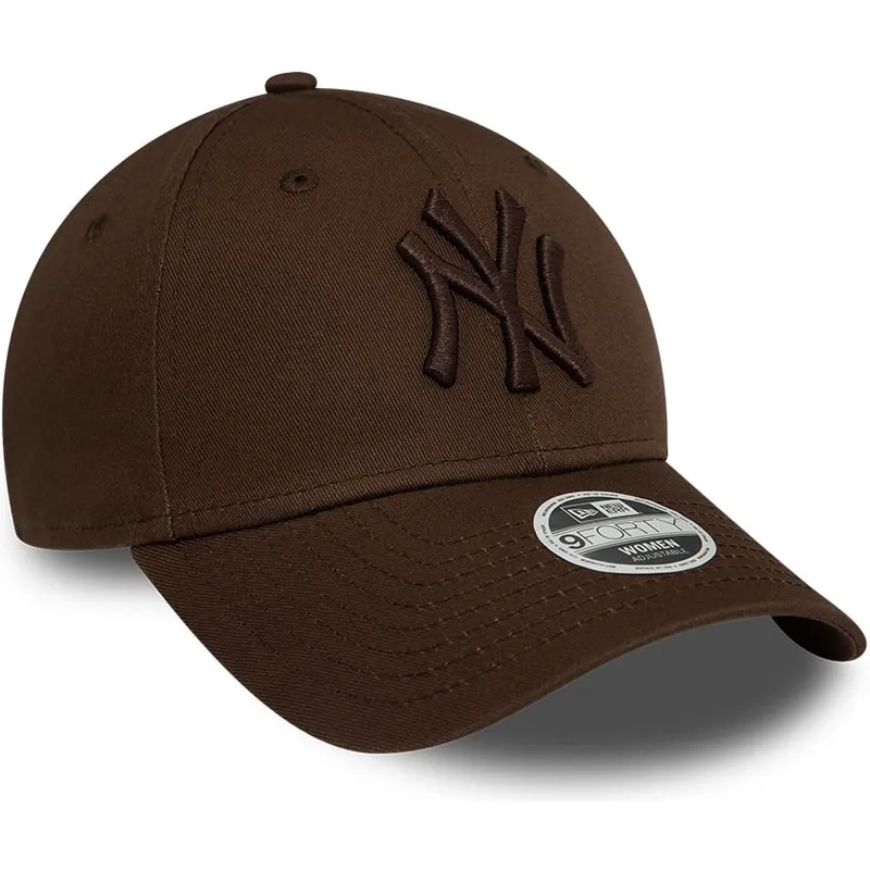 mork-brun-justerbar-buet-kasket-med-mork-brun-logo-til-kvinder-9forty-league-essential-fra-new-york-yankees-mlb-fra-new-era
