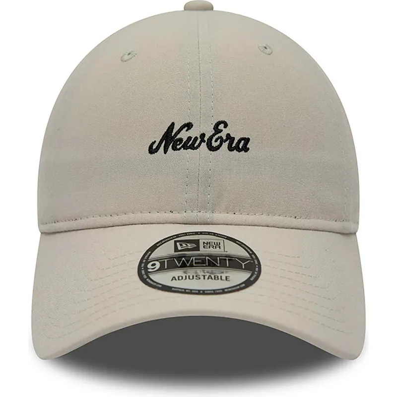 beige-justerbar-9twenty-repreve-heritage-script-kasket-fra-new-era