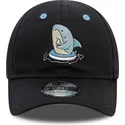 kasketter-buet-marinebla-justerbar-rem-til-barn-9forty-character-fra-tiburon-af-new-era