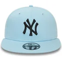 new-era-new-york-yankees-mlb-9fifty-league-essential-lysebla-snapback-flat-skygge-kasket-med-sort-logo