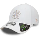 hvid-justerbar-buet-kasket-9forty-repreve-outline-fra-new-york-yankees-mlb-fra-new-era