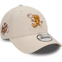 beige-buet-justerbar-9forty-repreve-basketball-pizza-kasket-fra-new-era