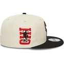 flad-beige-og-sort-snapback-kasket-9fifty-logo-fra-chicago-bulls-nba-fra-new-era