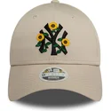 new-era-new-york-yankees-mlb-9forty-floral-beige-justerbar-kvindekasket-med-buet-skygge