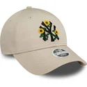 new-era-new-york-yankees-mlb-9forty-floral-beige-justerbar-kvindekasket-med-buet-skygge