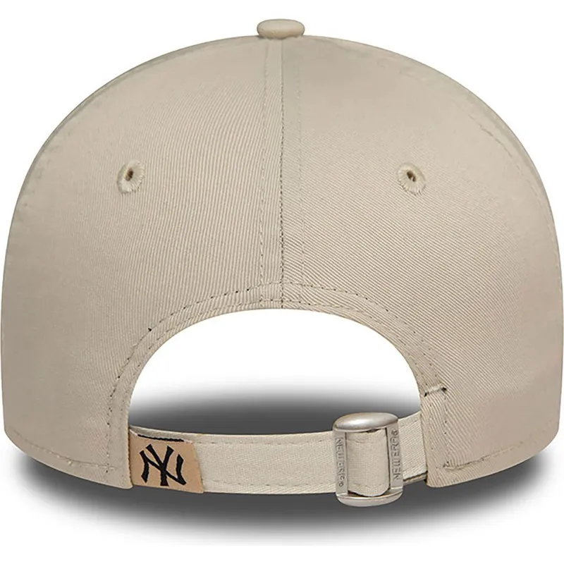 new-era-new-york-yankees-mlb-9forty-floral-justerbar-beige-kvindekasket-med-buet-skygge