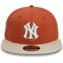 flad-brun-og-beige-snapback-kasket-9fifty-patch-fra-new-york-yankees-mlb-fra-new-era