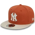 flad-brun-og-beige-snapback-kasket-9fifty-patch-fra-new-york-yankees-mlb-fra-new-era