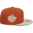 flad-brun-og-beige-snapback-kasket-9fifty-patch-fra-new-york-yankees-mlb-fra-new-era