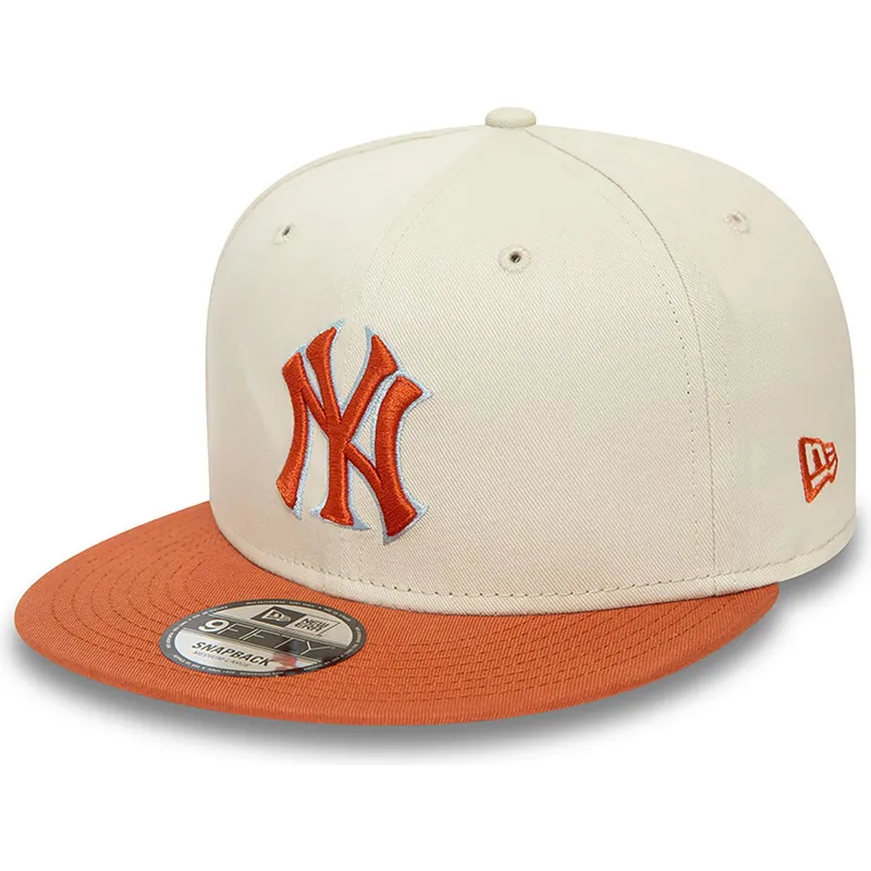 beige-og-brun-snapback-flad-kasket-9fifty-patch-fra-new-york-yankees-mlb-fra-new-era