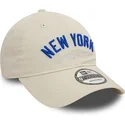 buet-beige-justerbar-9twenty-wordmark-kasket-af-new-york-yankees-mlb-fra-new-era