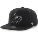 sort-snapback-kasket-med-flad-skygge-og-sort-hvidt-oakland-athletics-mlb-logo-sure-shot-fra-47-brand