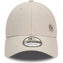 beige-justerbar-9forty-flawless-buet-cap-fra-new-york-yankees-mlb-fra-new-era