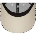 buet-beige-og-sort-justerbar-9forty-monogram-kasket-fra-new-york-yankees-mlb-fra-new-era