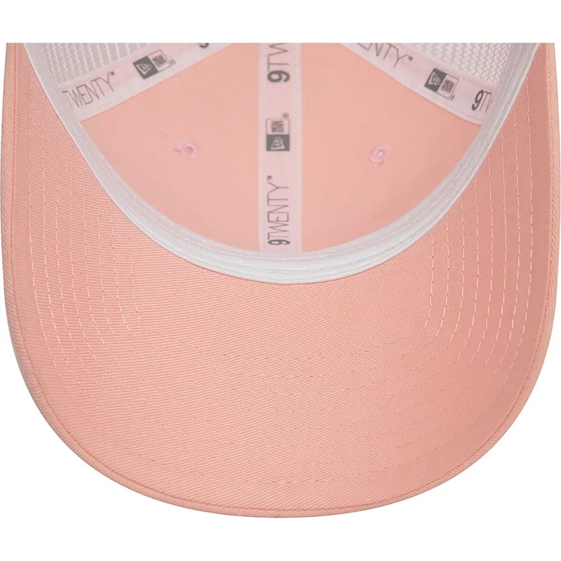 justerbar-pink-trucker-kasket-til-kvinder-9twenty-fra-new-era