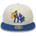 hvid-og-bla-snapback-9fifty-floral-new-york-yankees-mlb-kasket-fra-new-era