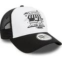 hvid-og-sort-trucker-kasket-a-frame-graphic-fra-hot-dog-new-york-af-new-era